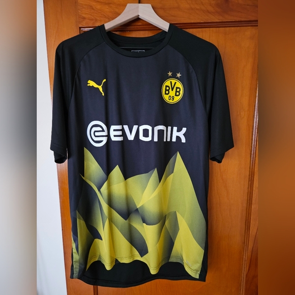 Borussia Dortmund Jersey - Picture 1 of 4
